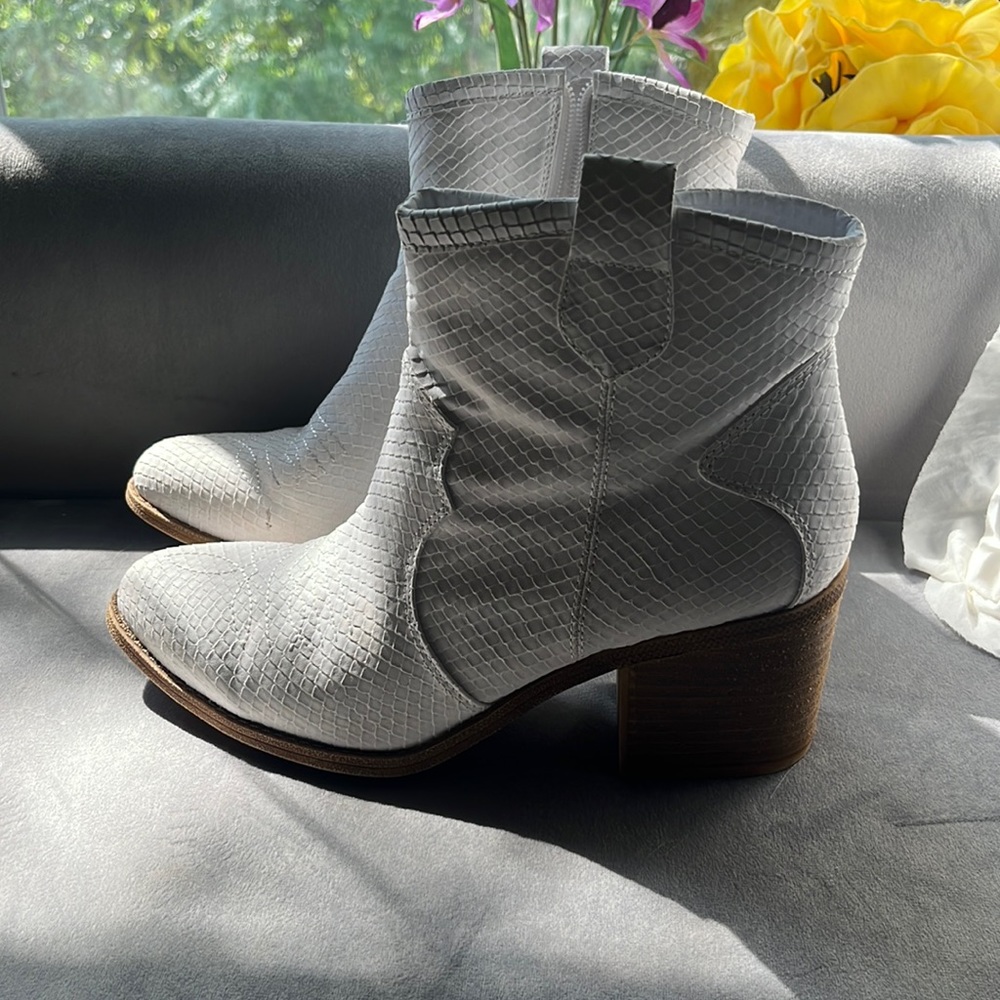 Women’s Booties